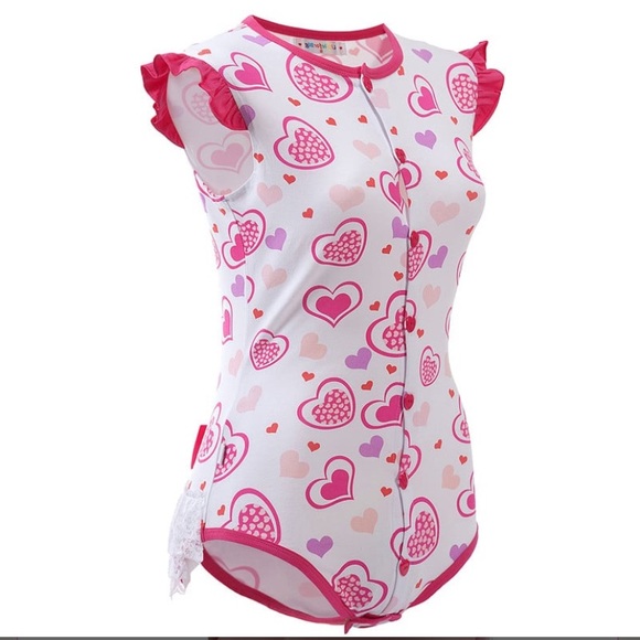 NWOT 💕 Princess Hearts Front Snap Onesie Bodysuit - Picture 8 of 13
